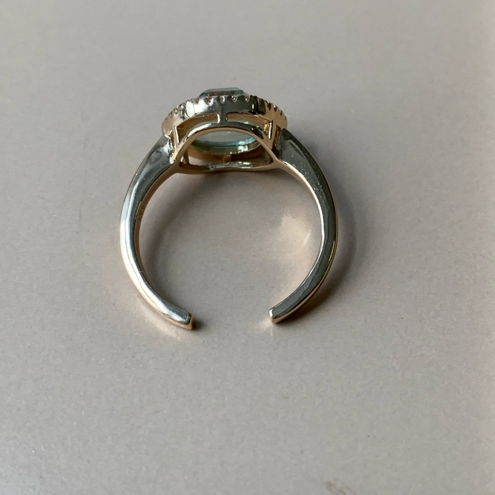 Ring - Picture 4 of 5